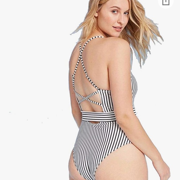 SHADE & SHORE black & white ribbed one piece suit - Picture 6 of 6